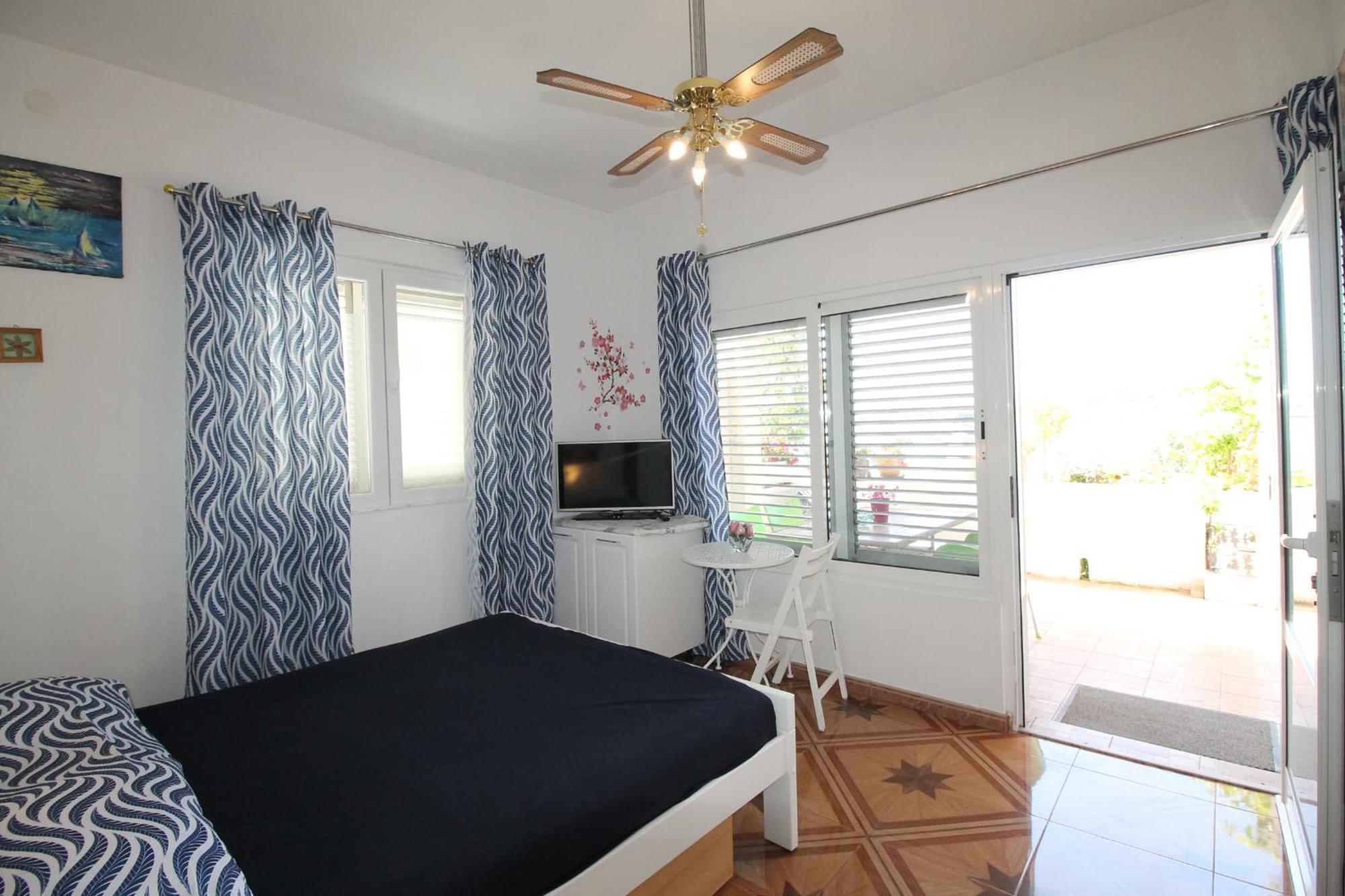 Aurelia Apartment *